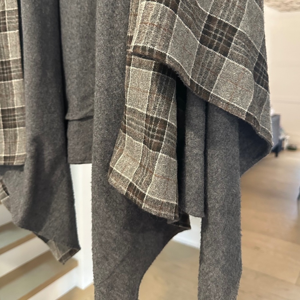 John Eshaya Grey Plaid Wrap / Cape - OS - Picture 4 of 11